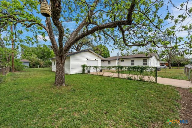 1100 N 66th Street, Waco, TX 76710