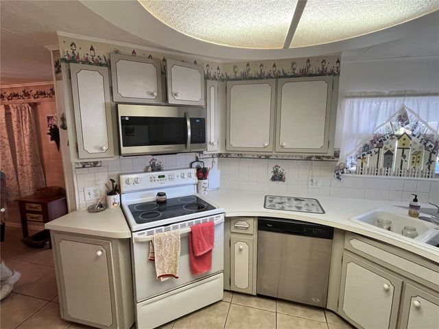 818 JOLANDA CIRCLE, Venice, FL 34285