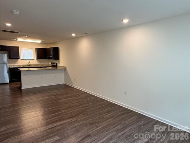 2029 Oakdale Road U, Charlotte, NC 28216