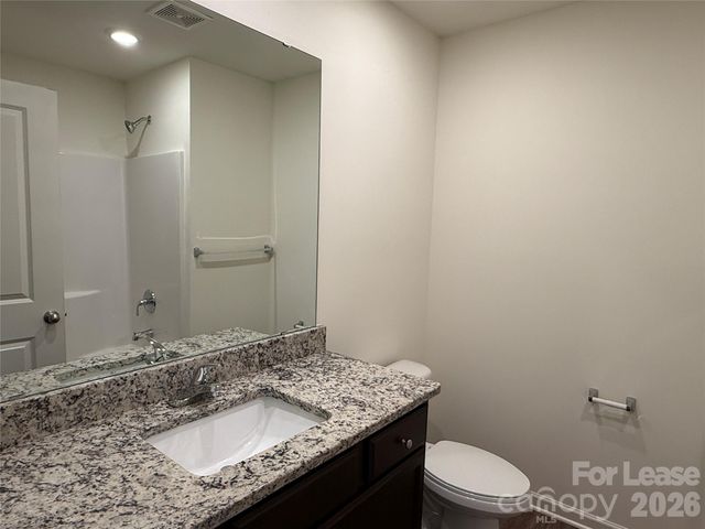 2029 Oakdale Road U, Charlotte, NC 28216