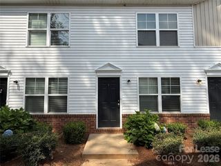 2029 Oakdale Road U, Charlotte, NC 28216