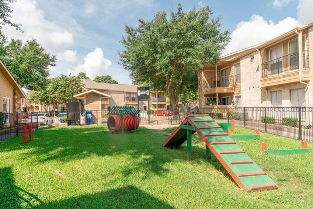 515 S Bender Avenue 209, Humble, TX 77338