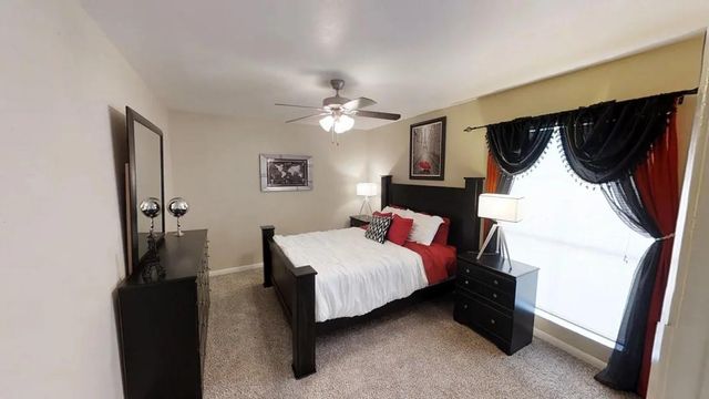 515 S Bender Avenue 209, Humble, TX 77338