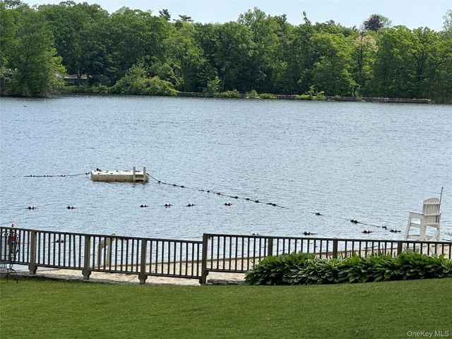 25 Manchester Road B-23, Eastchester, NY 10709