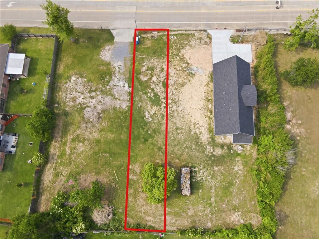 913 W Sale Road, Lake Charles, LA 70605