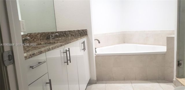 1830 Radius Dr 517, Hollywood, FL 33020