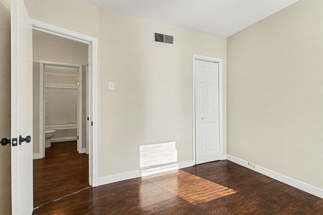 9747 Erie Street, Highland, IN 46322