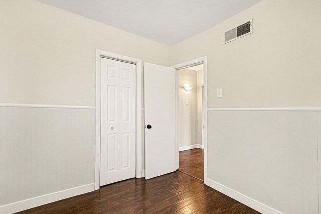 9747 Erie Street, Highland, IN 46322