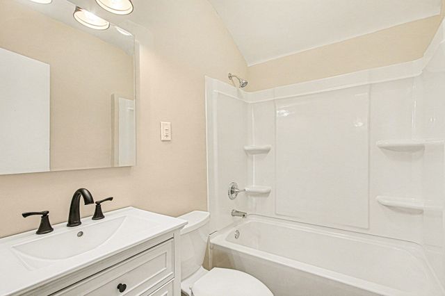 9747 Erie Street, Highland, IN 46322