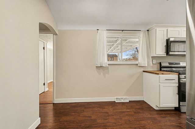 9747 Erie Street, Highland, IN 46322