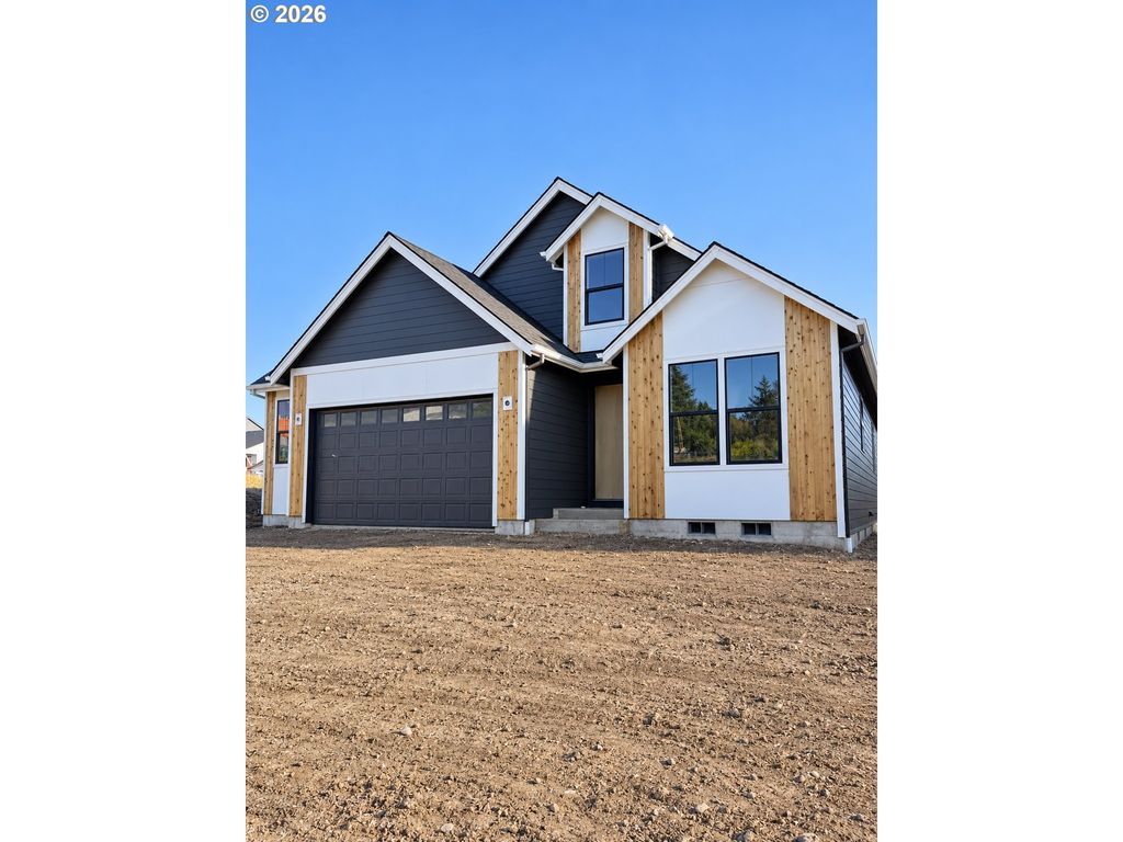 Image 2 of property listing at 848 W Grant St, Carlton, OR 97111