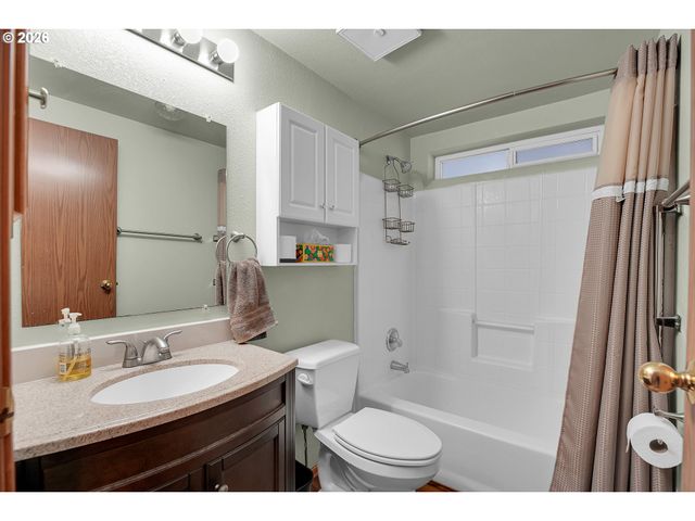 5701 Ne ST JOHNS Rd 82, Vancouver, WA 98661