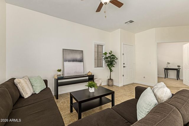 1580 E SHERRI Drive E, Gilbert, AZ 85296