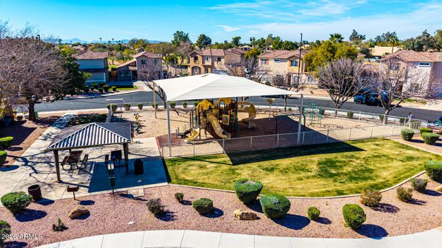 1580 E SHERRI Drive E, Gilbert, AZ 85296