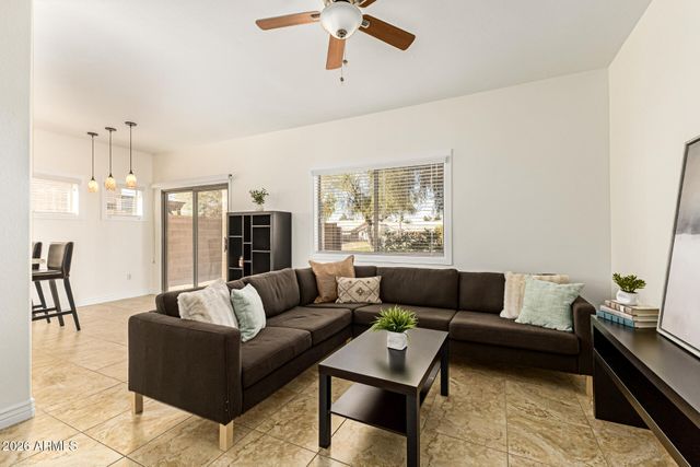 1580 E SHERRI Drive E, Gilbert, AZ 85296