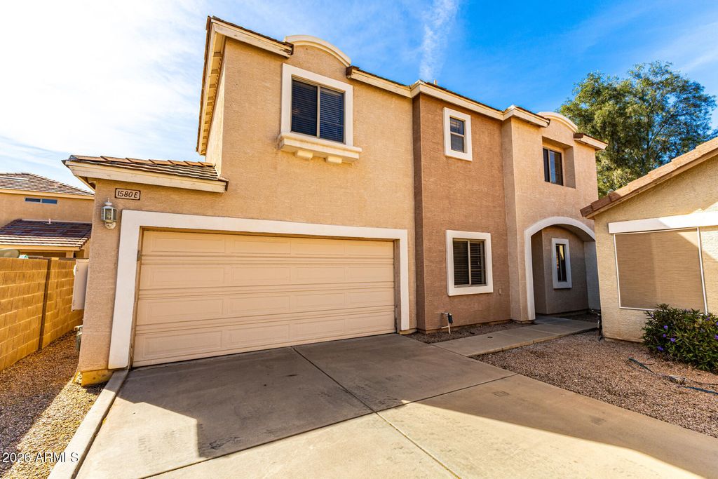 1580 E SHERRI Drive E, Gilbert, AZ 85296
