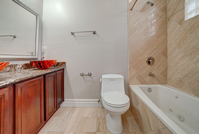 4858 S Prairie Avenue 2A, Chicago, IL 60615
