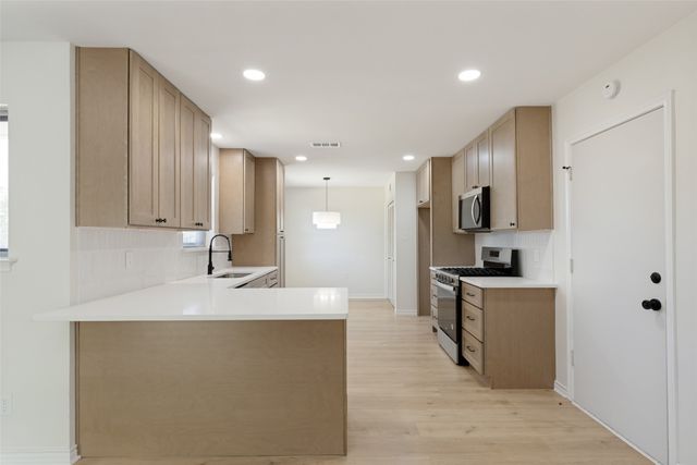3138 Touraine Drive, Dallas, TX 75211