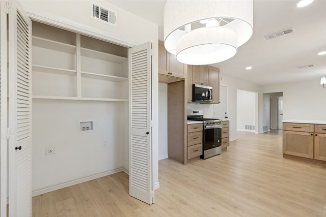 3138 Touraine Drive, Dallas, TX 75211