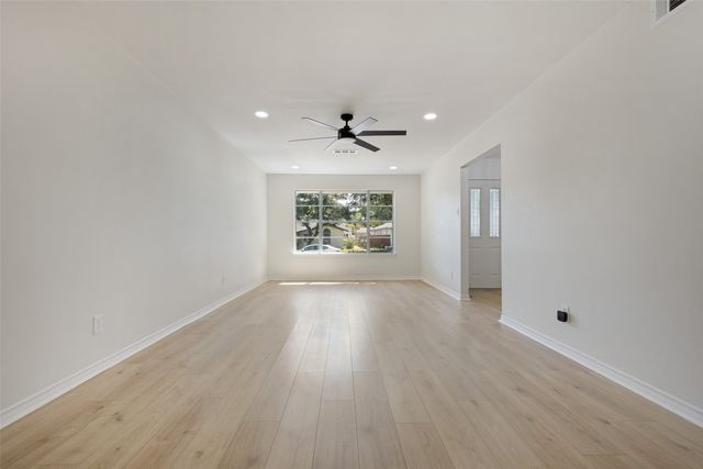 3138 Touraine Drive, Dallas, TX 75211