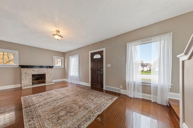 740 Belgrade Avenue, North Mankato, MN 56003