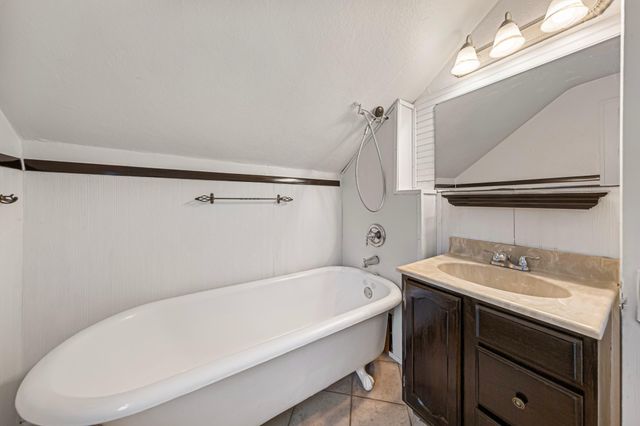 740 Belgrade Avenue, North Mankato, MN 56003