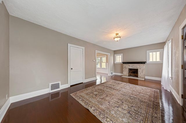 740 Belgrade Avenue, North Mankato, MN 56003