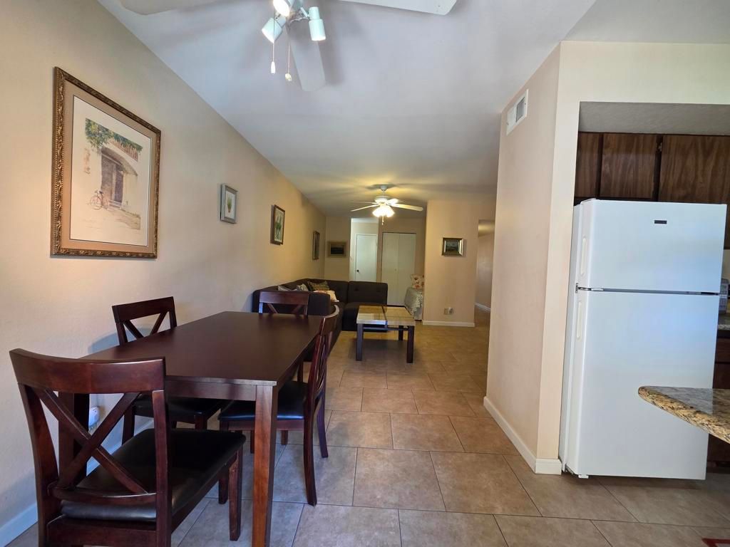 Image 11 of property listing at 5300 E Waverly Drive I6, Palm Springs, CA 92264