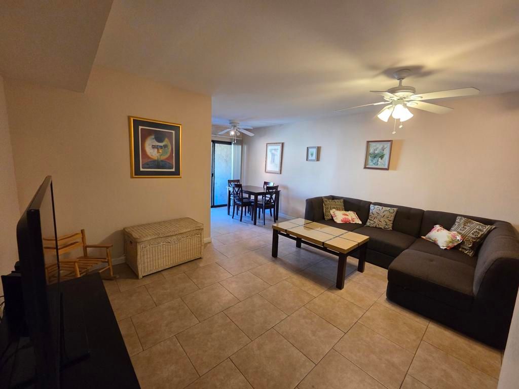 Image 8 of property listing at 5300 E Waverly Drive I6, Palm Springs, CA 92264