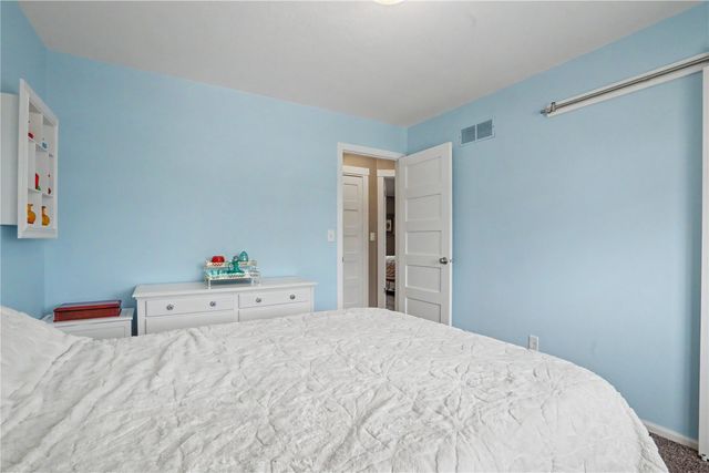 2152 Cherry Lane NE, Cedar Rapids, IA 52402
