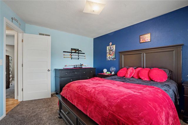 2152 Cherry Lane NE, Cedar Rapids, IA 52402