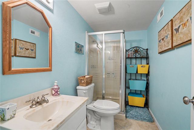 2152 Cherry Lane NE, Cedar Rapids, IA 52402