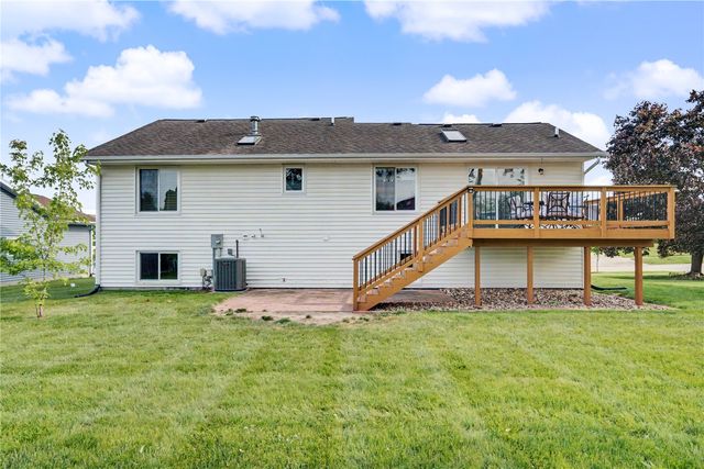 2152 Cherry Lane NE, Cedar Rapids, IA 52402