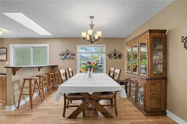 2152 Cherry Lane NE, Cedar Rapids, IA 52402