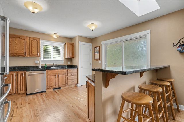 2152 Cherry Lane NE, Cedar Rapids, IA 52402