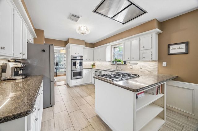 1427 Heathwood Drive, Houston, TX 77077