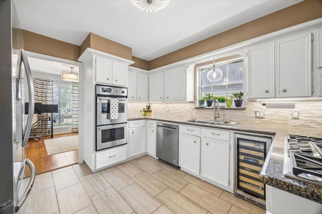 1427 Heathwood Drive, Houston, TX 77077