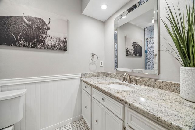 1427 Heathwood Drive, Houston, TX 77077