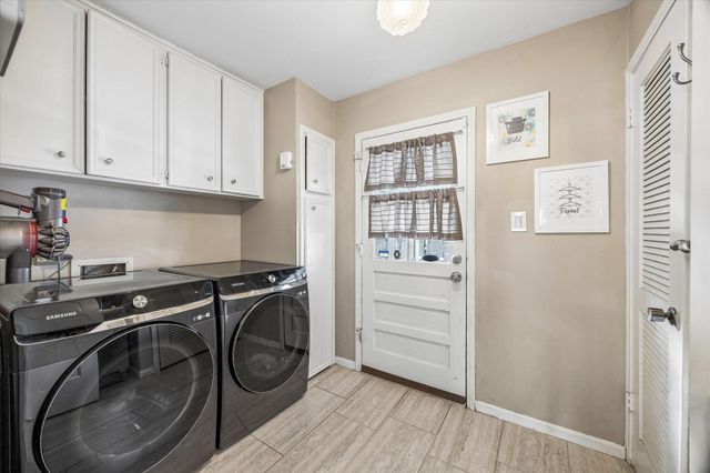 1427 Heathwood Drive, Houston, TX 77077