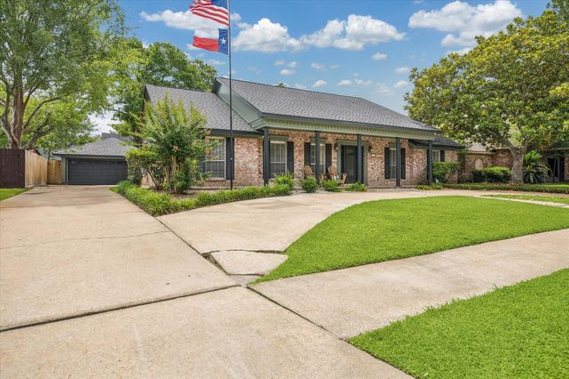 1427 Heathwood Drive, Houston, TX 77077