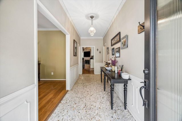 1427 Heathwood Drive, Houston, TX 77077