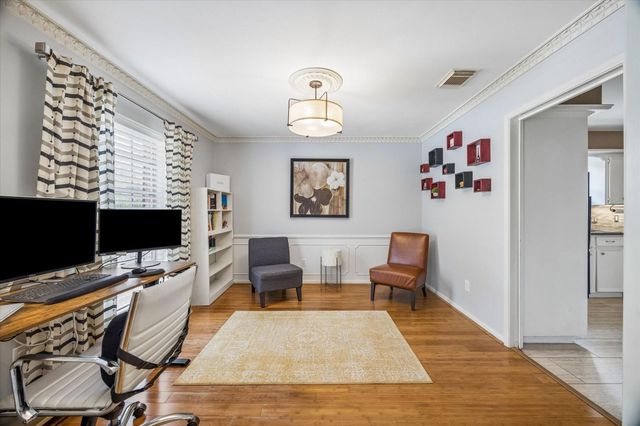 1427 Heathwood Drive, Houston, TX 77077