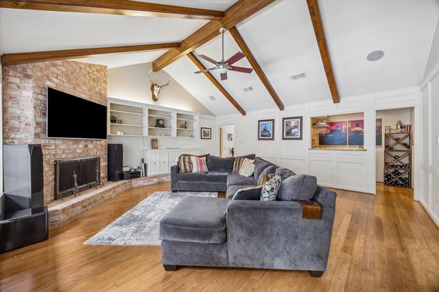 1427 Heathwood Drive, Houston, TX 77077