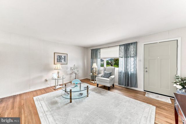 240 TALBOT DR, Broomall, PA 19008