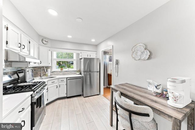 240 TALBOT DR, Broomall, PA 19008