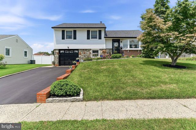 240 TALBOT DR, Broomall, PA 19008