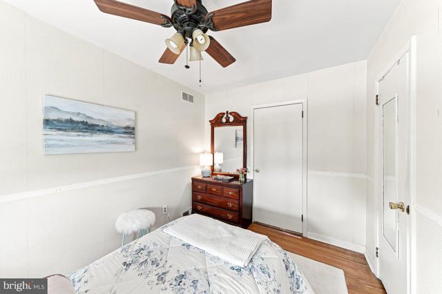 240 TALBOT DR, Broomall, PA 19008