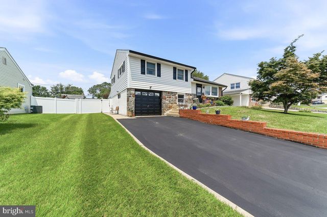 240 TALBOT DR, Broomall, PA 19008