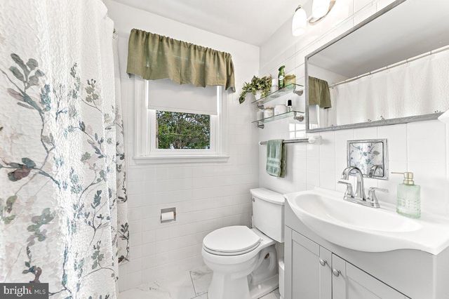 240 TALBOT DR, Broomall, PA 19008
