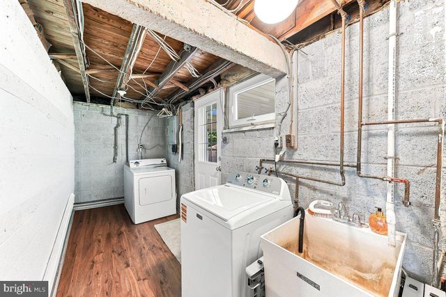 240 TALBOT DR, Broomall, PA 19008